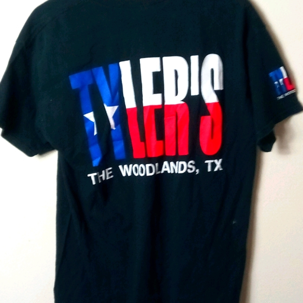 Tyler's The Woodlands TX  L Black Tee Top